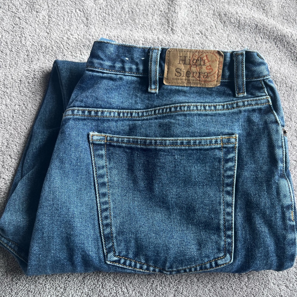 High Sierra Classic jeans. Size 38x32.